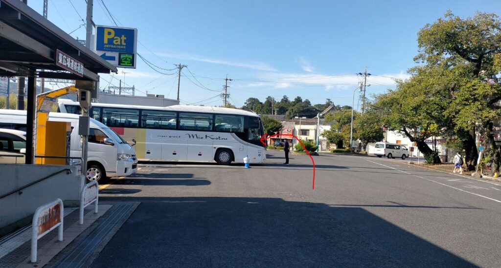 名張駅のバス停