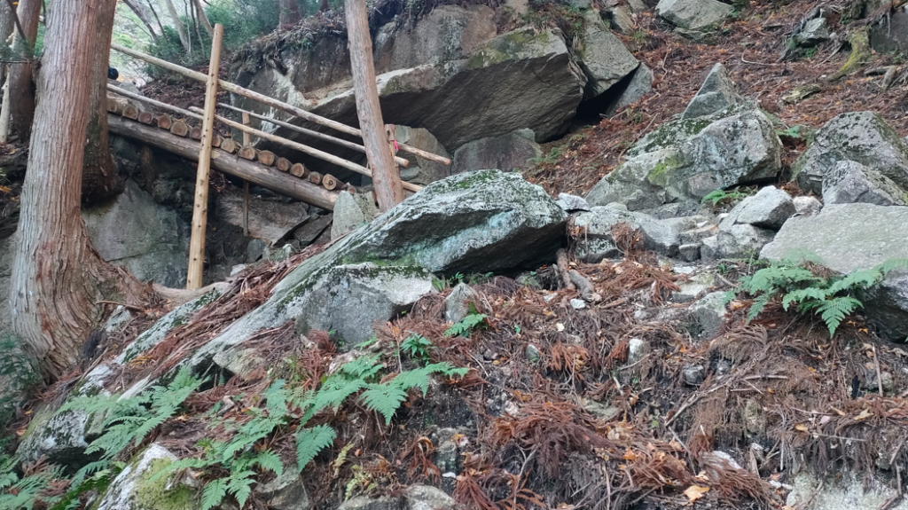 御在所岳ロープウェイから御在所岳へ㉔