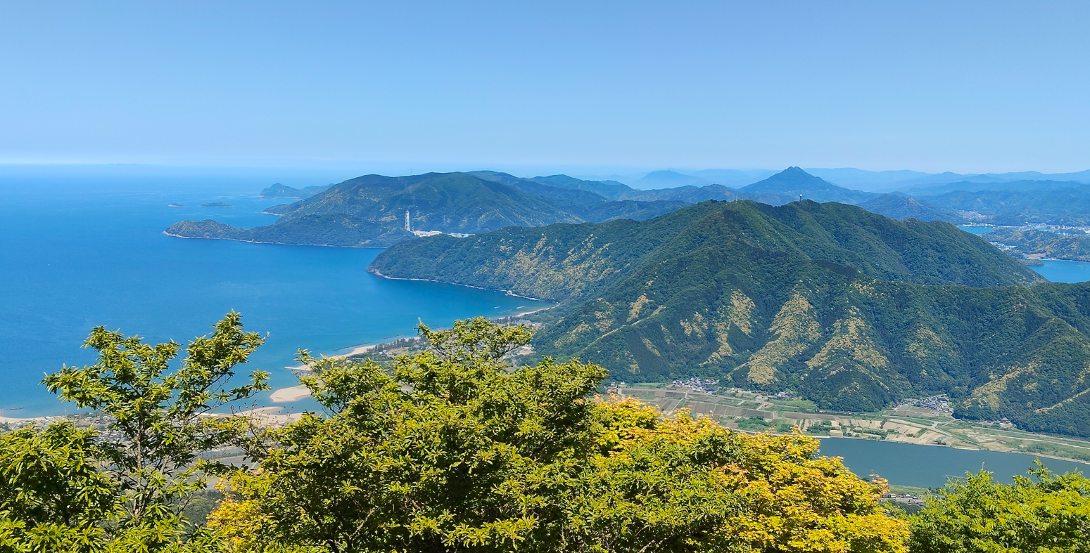 由良ヶ岳（東峰）からの景色①