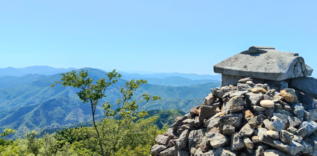 由良ヶ岳（東峰）からの景色②
